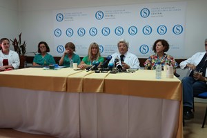'Rara e complexa'. A operação bem-sucedida que separou duas gémeas siamesas na Estefânia
