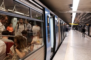 Metro com mais atrasos? 'É pena que o Papa não tenha abençoado o metropolitano'