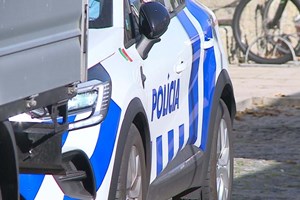 Elementos das forças de segurança protestam hoje junto a São Bento
