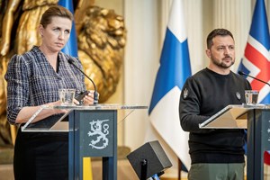 Zelensky diz que Ucrânia vai receber pelo menos 42 caças F-16