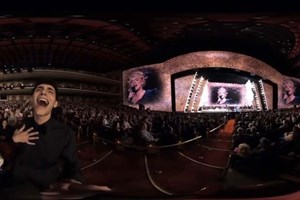 Fã de Adele tapou visibilidade durante concerto. Quando foi repreendido, a cantora defendeu-o