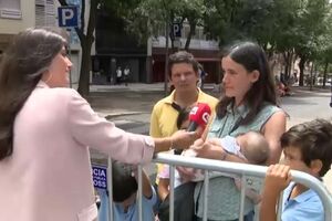 “É mais uma graça que Deus dá à vida da nossa filha”: Mãe de bebé abençoada pelo Papa emociona-se