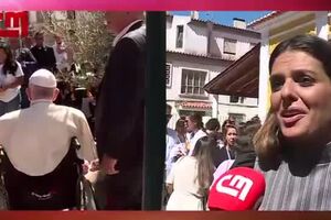 Cuca Roseta emocionada depois de cantar para o Papa Francisco