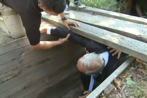 Marcelo visita trincheira em Bucha para testemunhar condições das tropas ucranianas