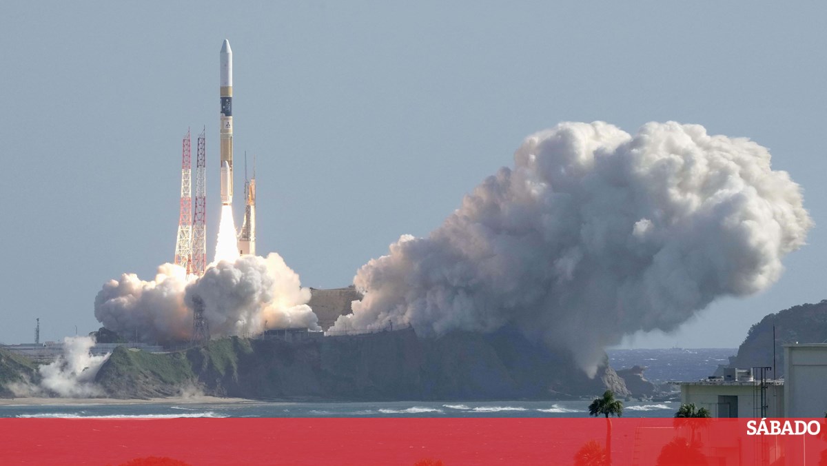 日本、探査機搭載ロケットを打ち上げ、初の着陸に向けて – 科学と健康