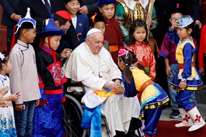 Papa Francisco chega à Mongólia na primeira visita de um pontífice ao país