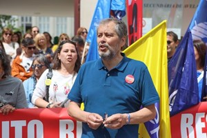 Fenprof exige recuperação de 798 dias de serviço dos professores por ano