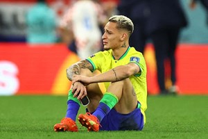Jogador desconvocado da seleção por acusação de agressões à ex-namorada