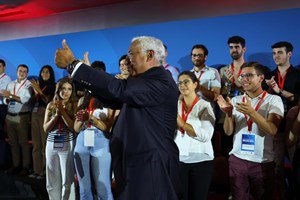 António Costa saiu do silêncio e voltou às promessas