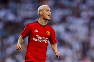 Brasileiro Antony afastado temporariamente dos trabalhos do Manchester United