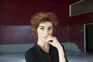 Rita Redshoes: “Não consigo separar a escrita de canções da minha vida”