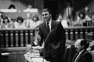 Quem foi melhor: Cavaco em 10 anos, ou Costa em oito?