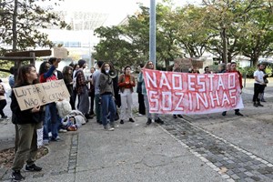 Ativistas pelo clima juntam-se em Oeiras em solidariedade com colegas detidos