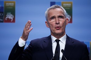 Stoltenberg: NATO tem de preparar-se para guerra longa na Ucrânia