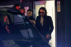 Russell Brand. Tudo o que se sabe sobre as acusações de violação e abuso