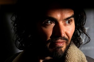 Russell Brand reage a acusações e diz que o governo o quer censurar