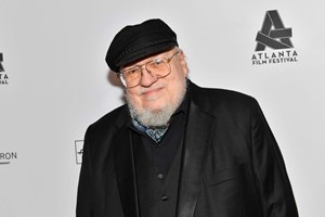 George R. R. Martin junta-se a mais escritores contra o ChatGPT