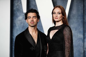 Sophie Turner acusa Joe Jonas de reter as filhas nos EUA