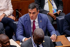 Perante protestos, Sánchez garante que haverá novo executivo de esquerda