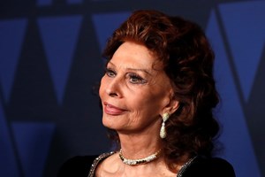 Sophia Loren internada depois de uma queda