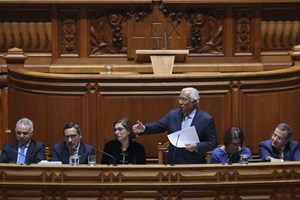 Debates quinzenais? Costa pode só voltar ao Parlamento em dezembro