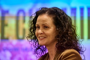Jeanine Cummins e um livro de muito más memórias