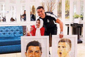 Cristiano abraça artista no Irão. Um gesto que pode ser punido com 100 chicotadas