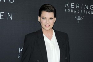 Linda Evangelista: “Não queria que o cancro da mama me matasse”