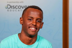 Aluno prodígio de 14 anos inventa sabonete contra o cancro da pele