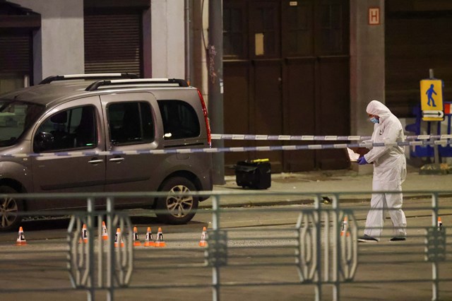 Dois mortos em tiroteio no centro de Bruxelas, onde está Marcelo. Jogo de  futebol suspenso, público retido no estádio - TVI Notícias