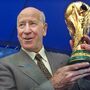 Morreu antigo futebolista inglês Bobby Charlton