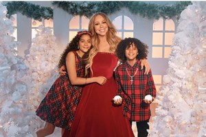 Depois do Halloween, Mariah Carey descongela e está pronta para o Natal