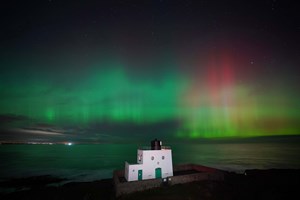'Tempestade geomagnética' arrasta auroras boreais por toda a Europa