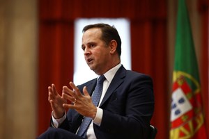 Fernando Medina não foi à reunião do Eurogrupo 
