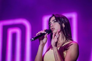 Dua Lipa confirmada no NOS Alive