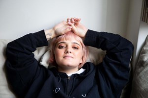 Já pode ouvir 'Calma', o novo disco de Carolina Deslandes