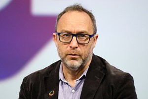 Fundador da Wikipédia: 'A liberdade de edição é a resposta à desinformação'