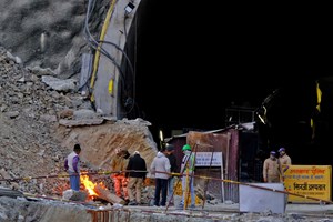 Quarenta trabalhadores presos há sete dias num túnel rodoviário no norte da Índia