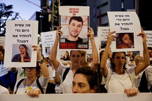 Com os dedos no 'gatilho' Israel e Hamas anunciam tréguas e libertação de reféns