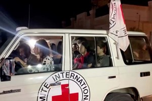 Refém luso-israelita entre libertados pelo Hamas