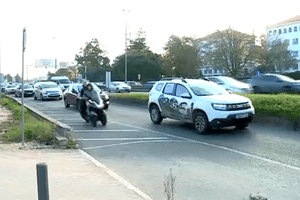 PSP fiscaliza uso de telemóvel na estrada 