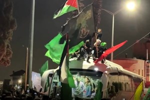 Palestinianos libertados são recebidos em festa na Cisjordânia 