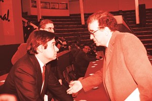 PS, a arte de reciclar derrotados