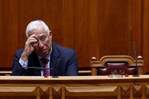 Costa está 'magoado' e 'frustrado', mas não se arrepende
