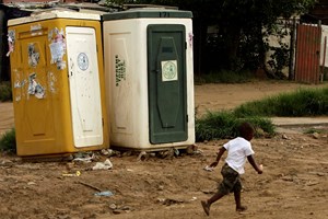 Sete suspeitos de crimes foram presos e queimados por multidão na África do Sul