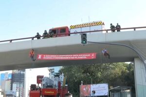 Ativistas da Climáximo bloqueiam acesso ao túnel do Marquês em Lisboa