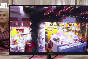 Óculos de realidade virtual ajudam idosos a visitar feiras de Natal na Hungria 