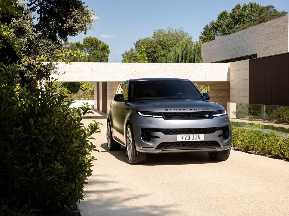 Um Range Rover desportivo, luxuoso e (surpresa) poupadinho
