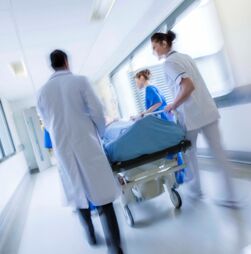 Administradores Hospitalares pedem SNS mais atrativo para médicos recém-especialistas