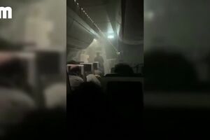 Vídeo mostra passageiros no interior de avião em chamas na pista de aeroporto em Tóquio 